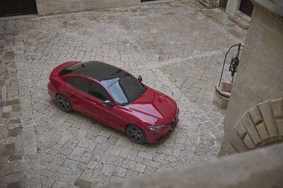 Next-gen Alfa Romeo Stelvio debuts in 2025 on Dodge Charger platform